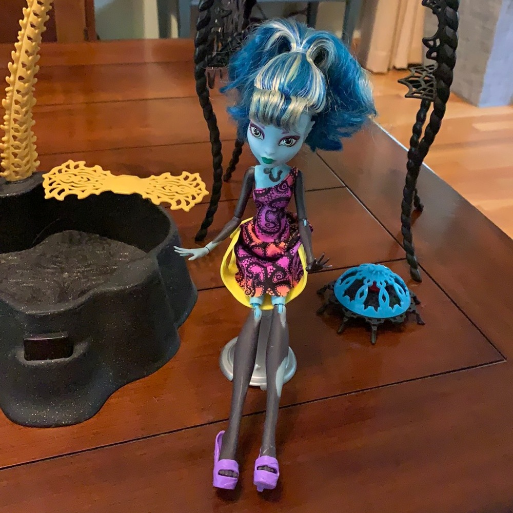 Monster High Color-Changing Doll